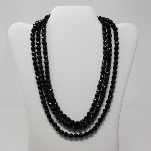 VINTAGE HOBE SIGNED THREE STRAND BLACK FACETED BEAD NECKLACE BOX CLASP JEWELRY - Picture 2 of 12